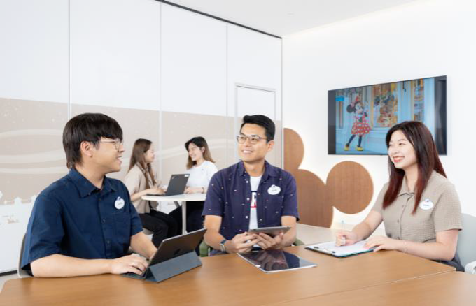 1776353838912_china-internships-students-recent-grads