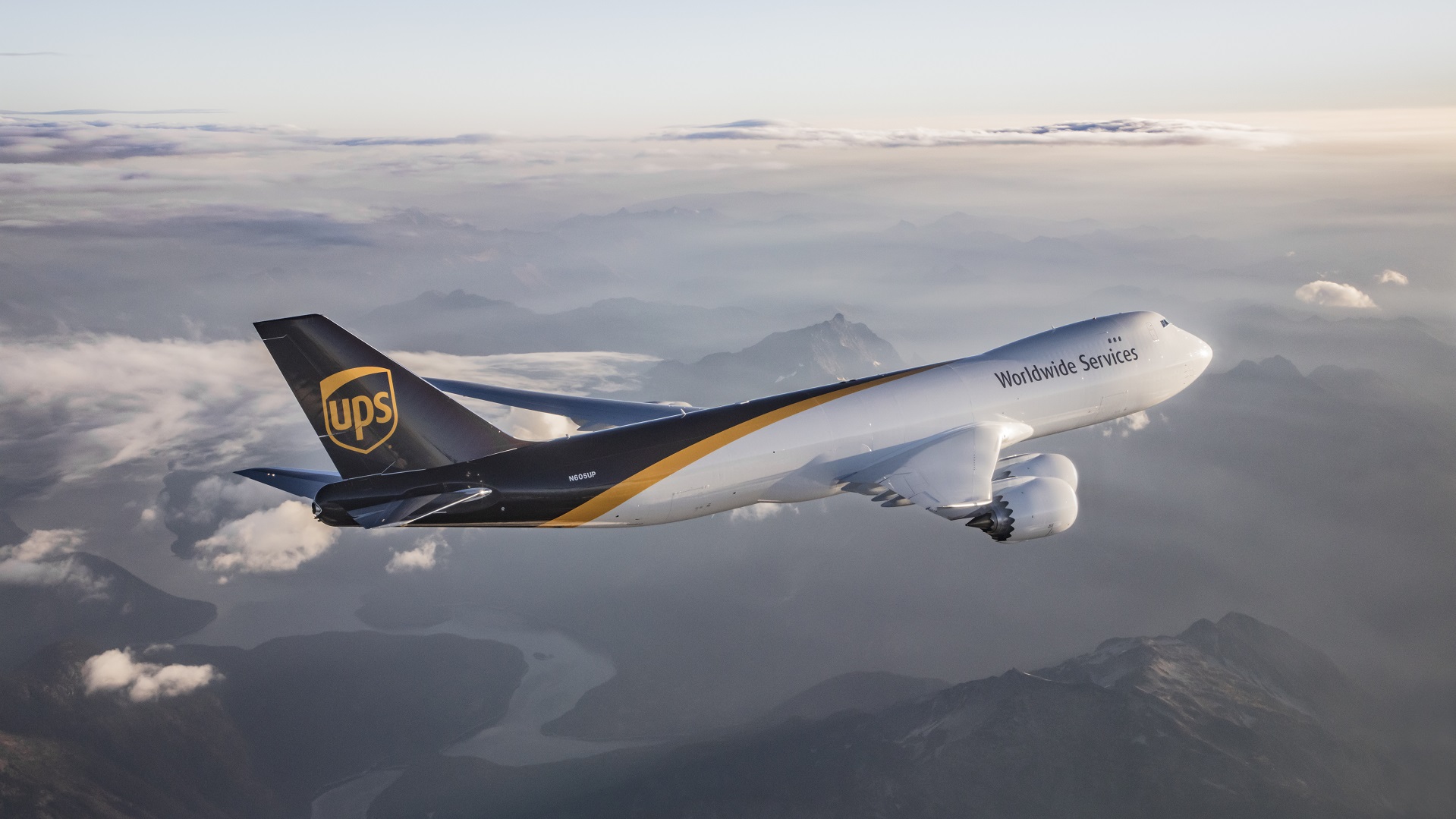 747-8_06copy_1920x1080