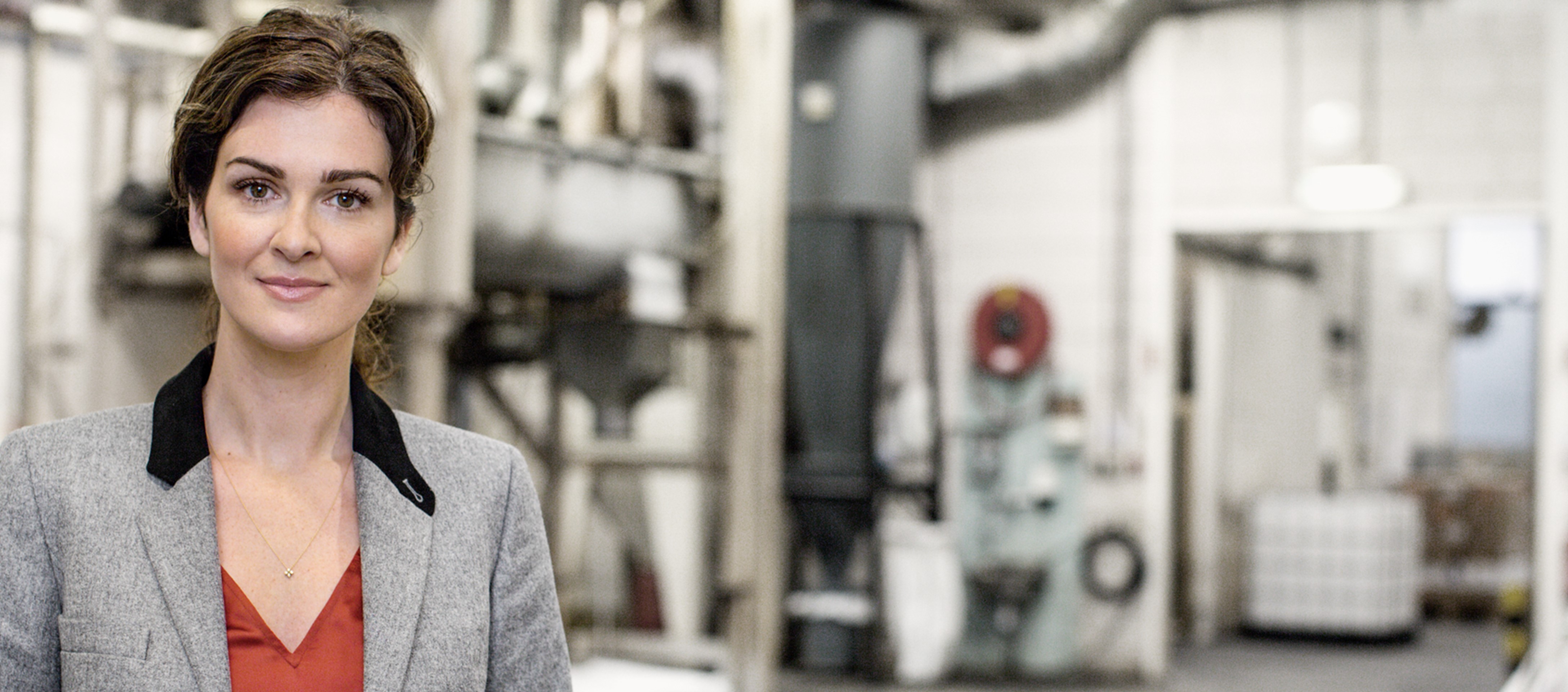 MediumScreen72DPI-Vattenfall_customer_woman_factory_127