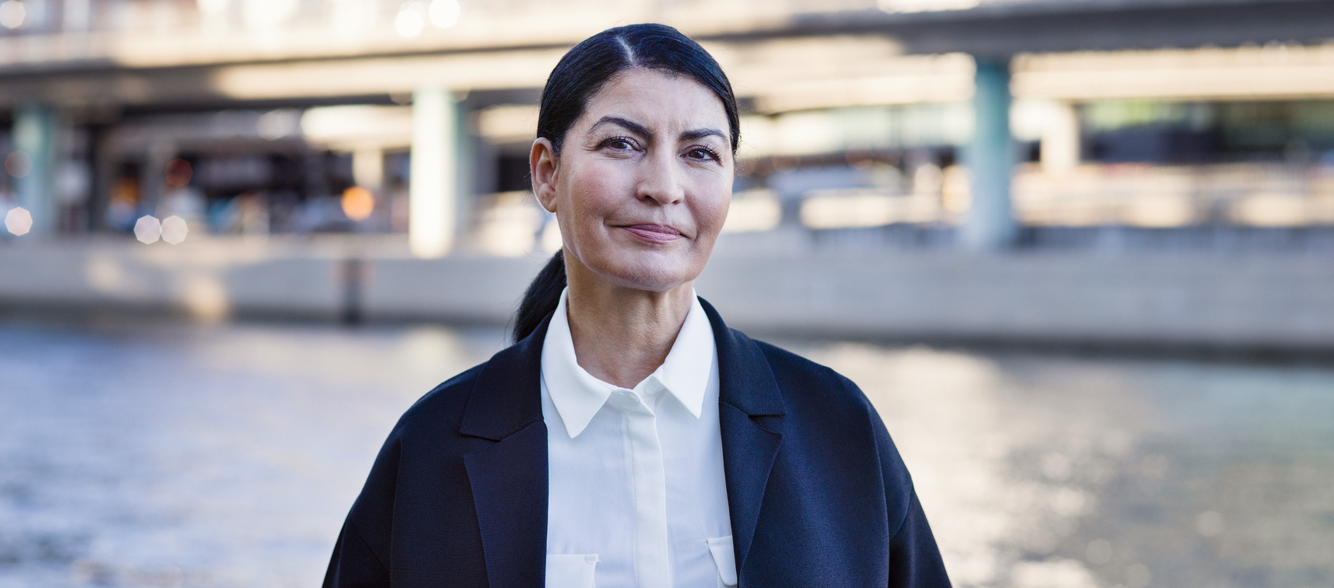 SmallScreen72DPI-Vattenfall_brand_sthlm_city_woman_dock