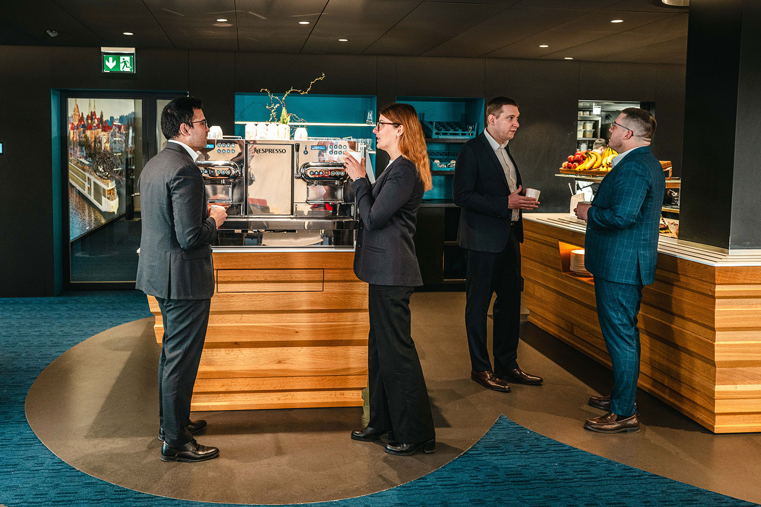 Staff-Pair-Coffee-Machine-Kjokkenet-Basel-1500x1000