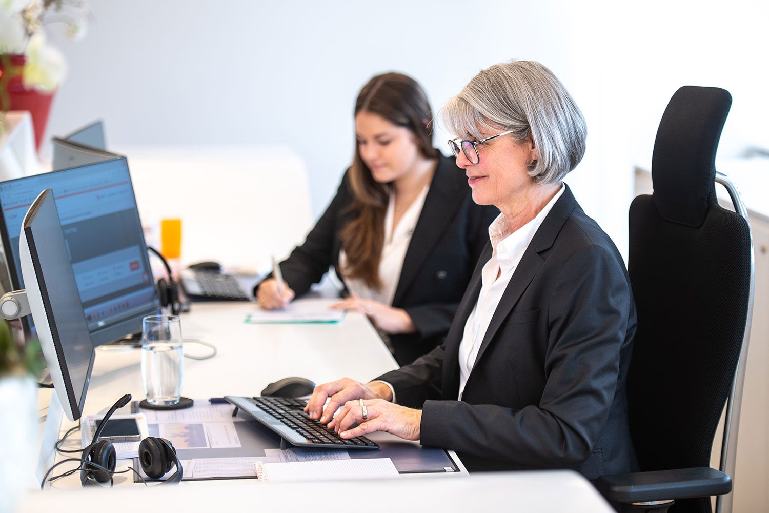 Staff-Typing-Reception-Basel-1500x1000