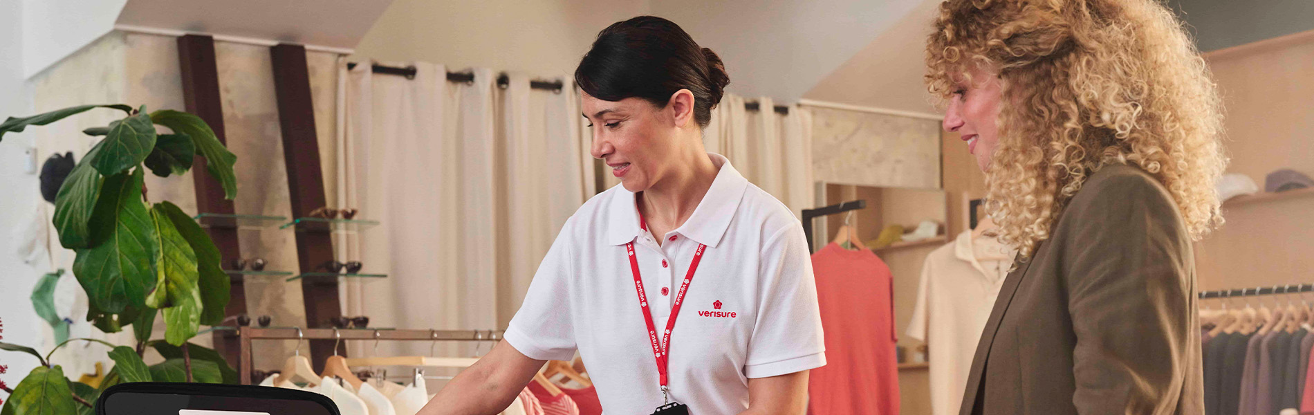 Empleados en la oficina de Verisure