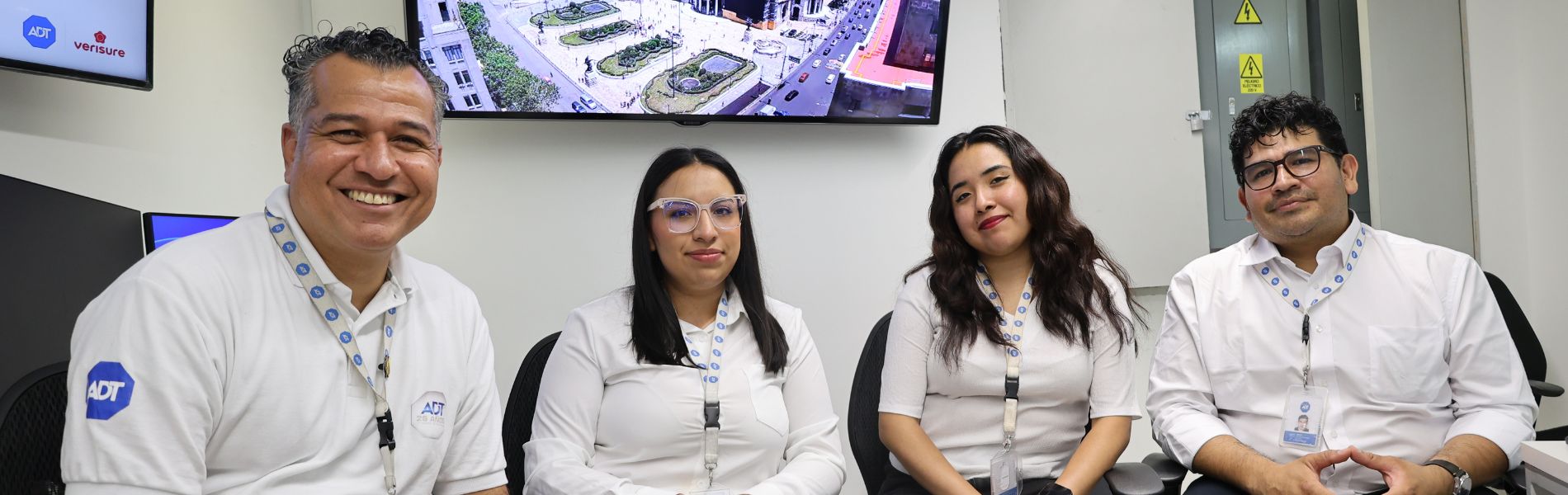 Empleados en la cantina de la oficina de Verisure