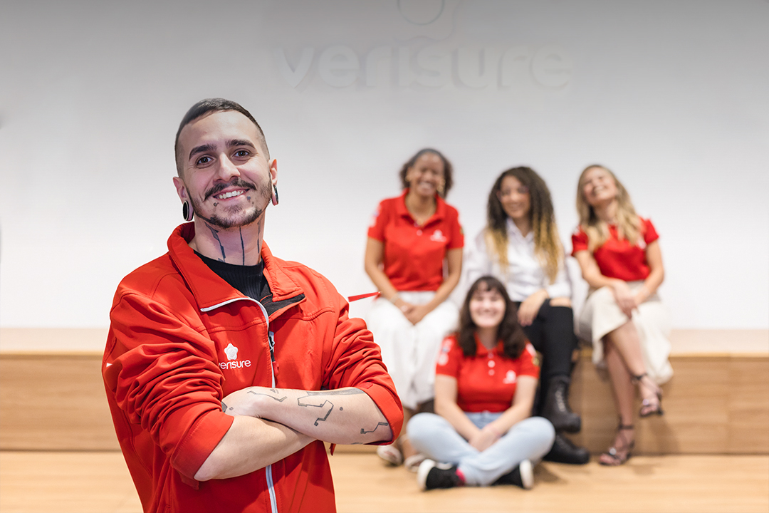 Verisure colega no escritório rindo