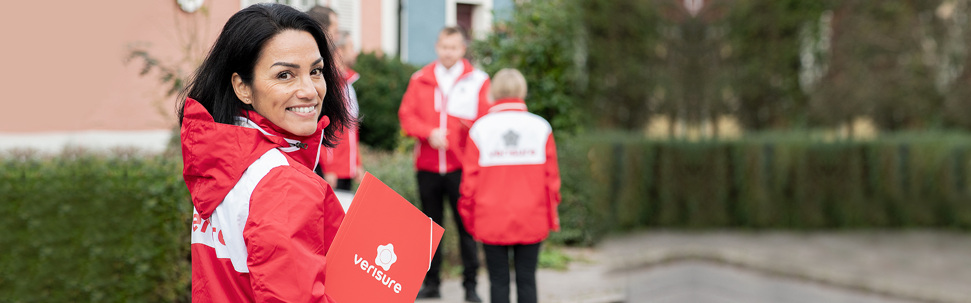 Verisure Employee during Arlo installation