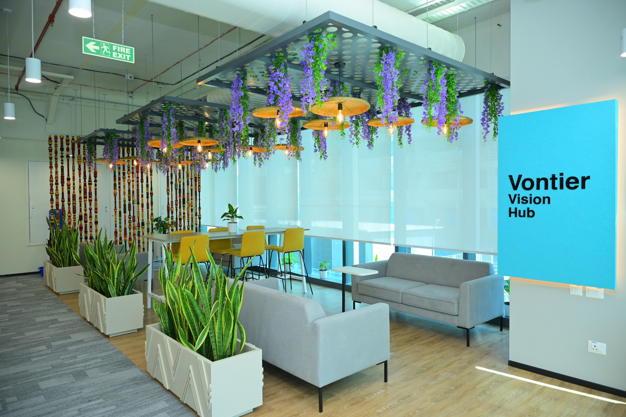 IndiaOfficeReception4