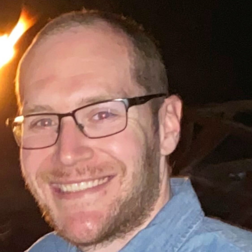 Foto de Krutin Patel, Gerente de Producción de HBO/HBO Max