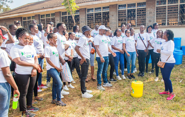 Kenya employees posing together during a volunteer event