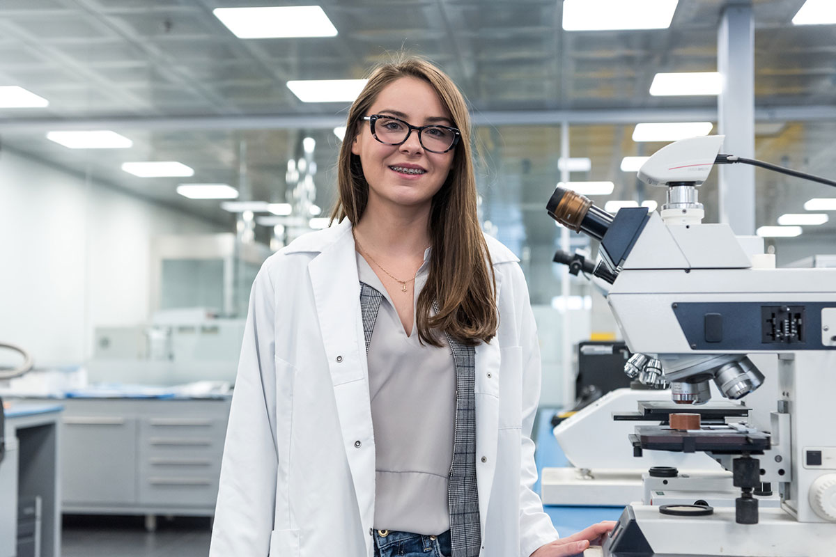 Diversity and inclusion page colleagues collaborating