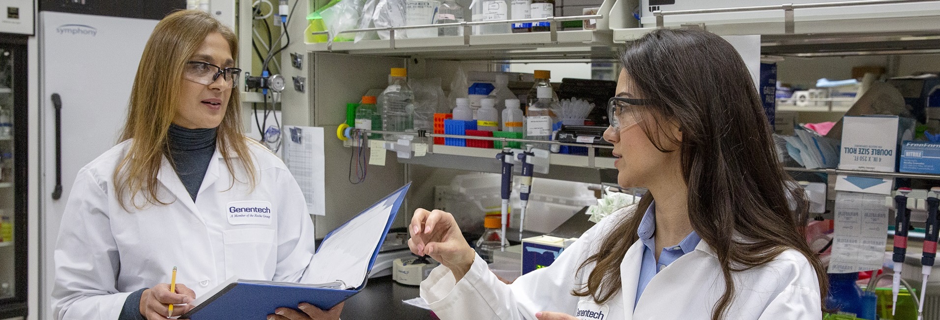 gene_2019_scientist_lab_24437.2_rgb