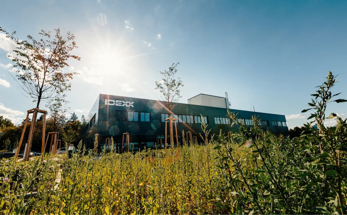 Exterior of IDEXX laboratory location