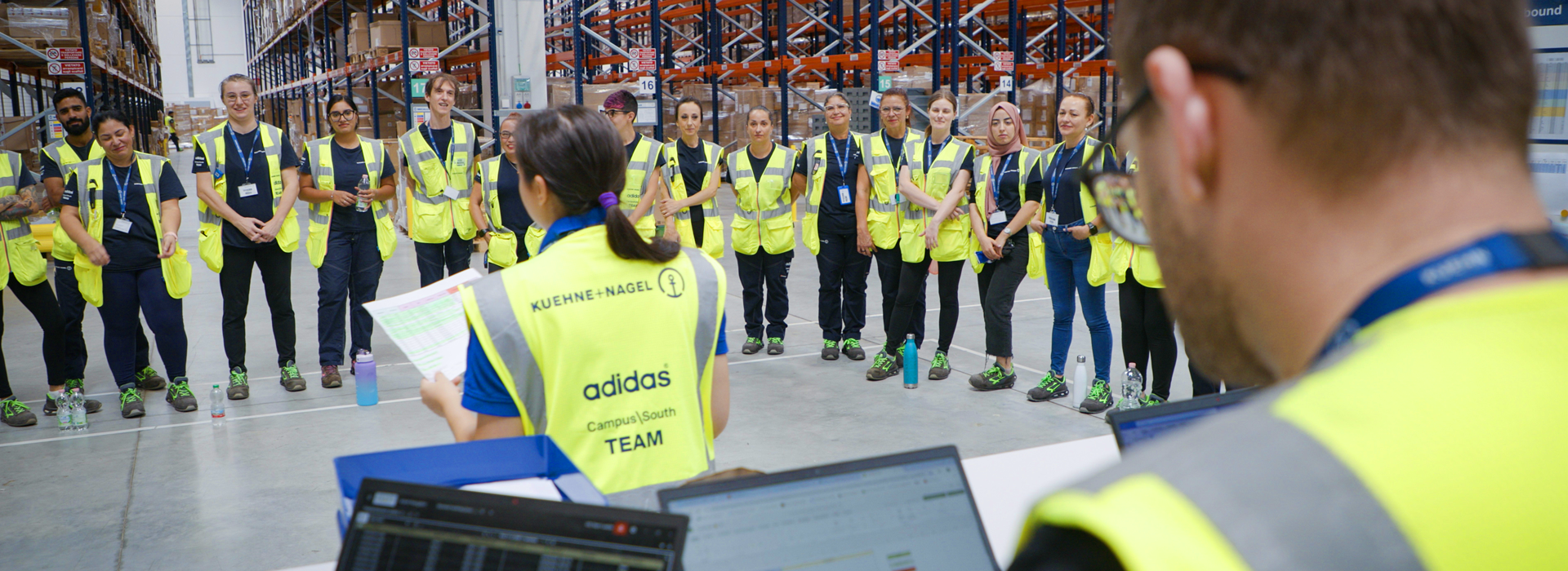 STAND_UP_MEETING-1629-23