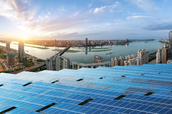Solar-power-plant-with-Shanghai-skyline