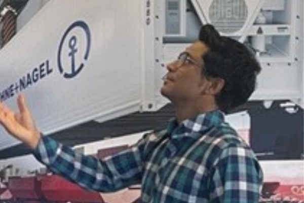 Juliana Kühne+Nagel Mitarbeiterin