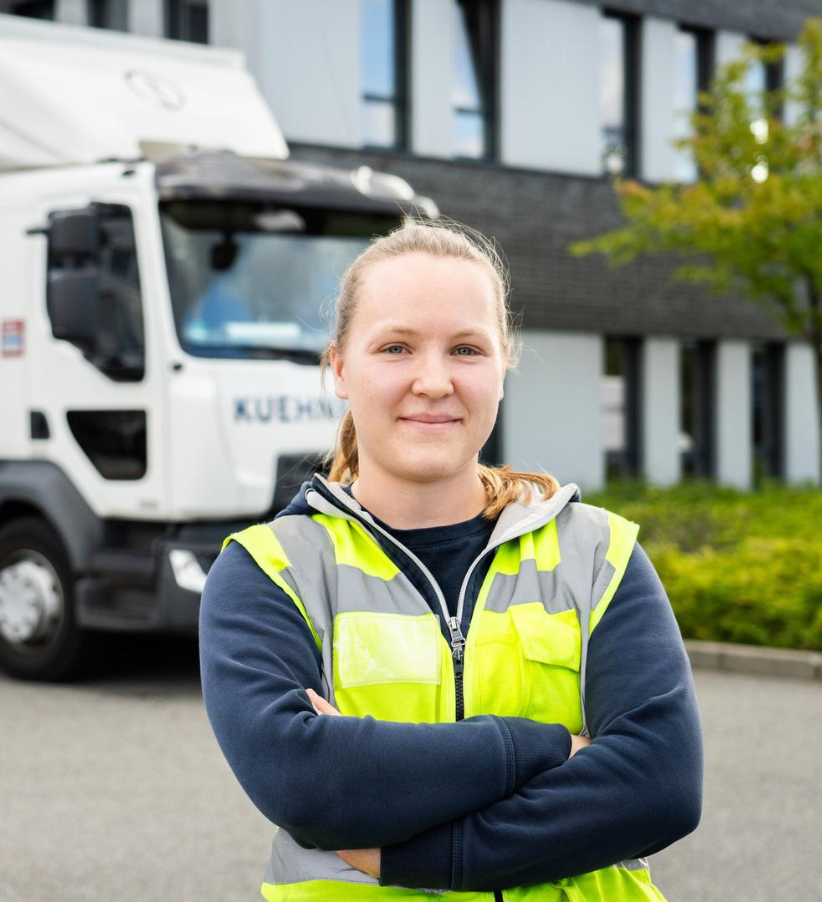 A Kuehne+Nagel employee