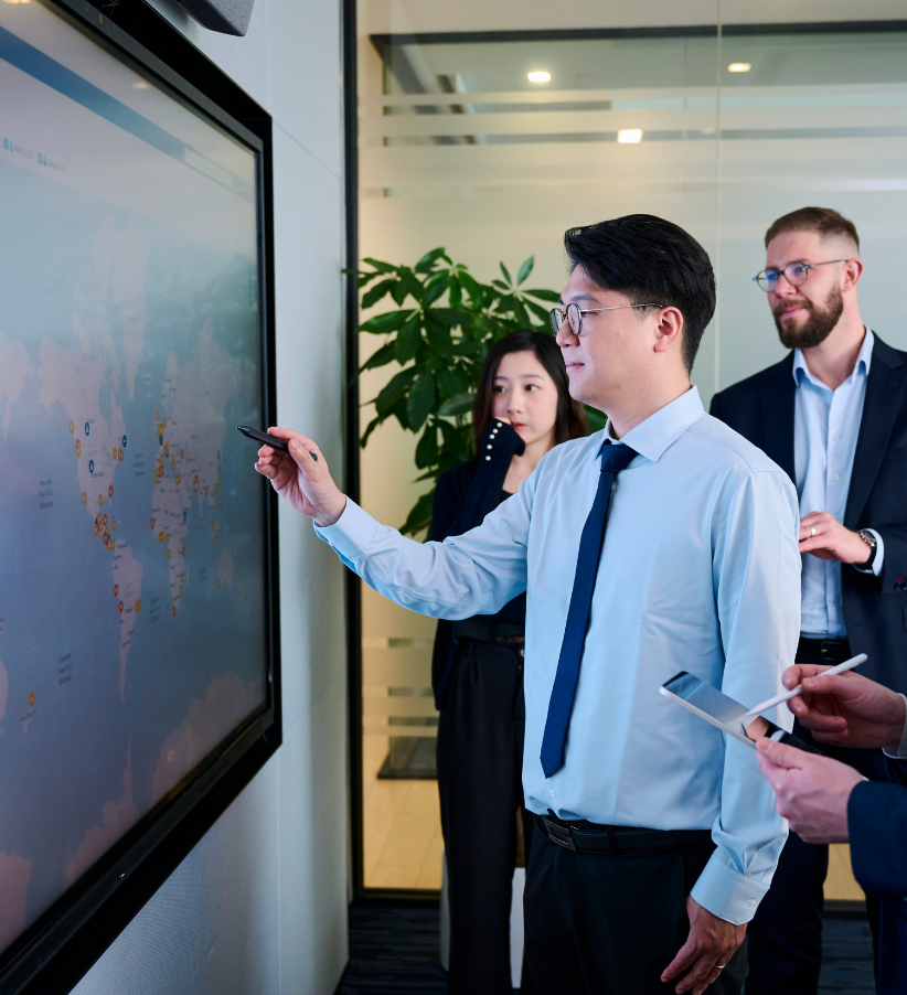 Kuehne+Nagel Employees