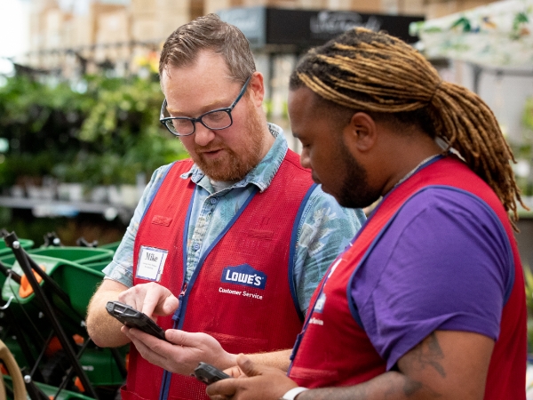 Manager assisting an associate